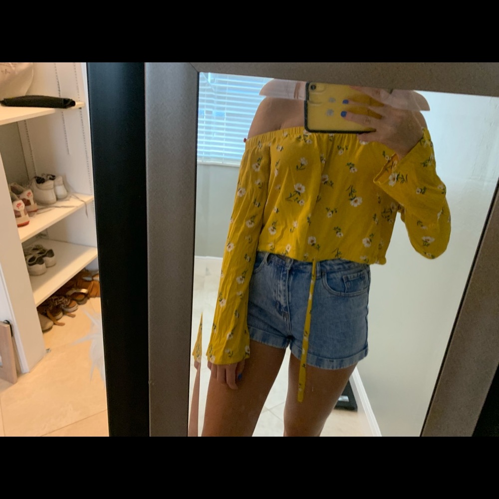 Yellow floral long sleeve pacsun blouse small